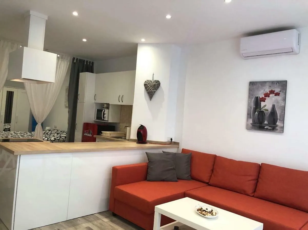 Cozy Apartment In The Heart Of Torremolinos